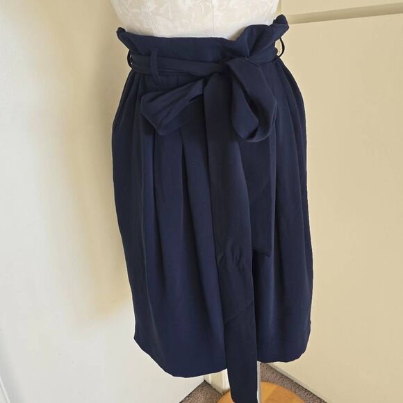 Loft Navy Faux Wrap Pleated/Belted Lined Skirt, Knee Length, NWOT, sz. 4 - Picture 7 of 13
